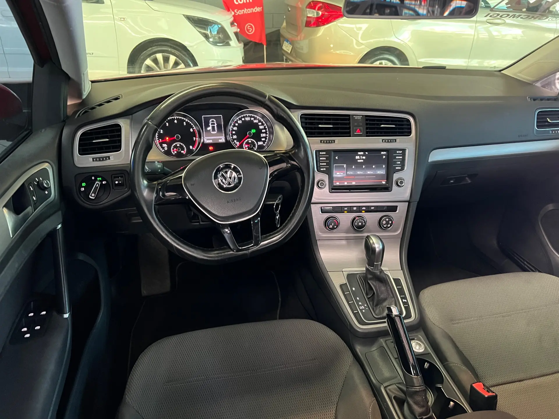 VOLKSWAGEN Golf - Foto