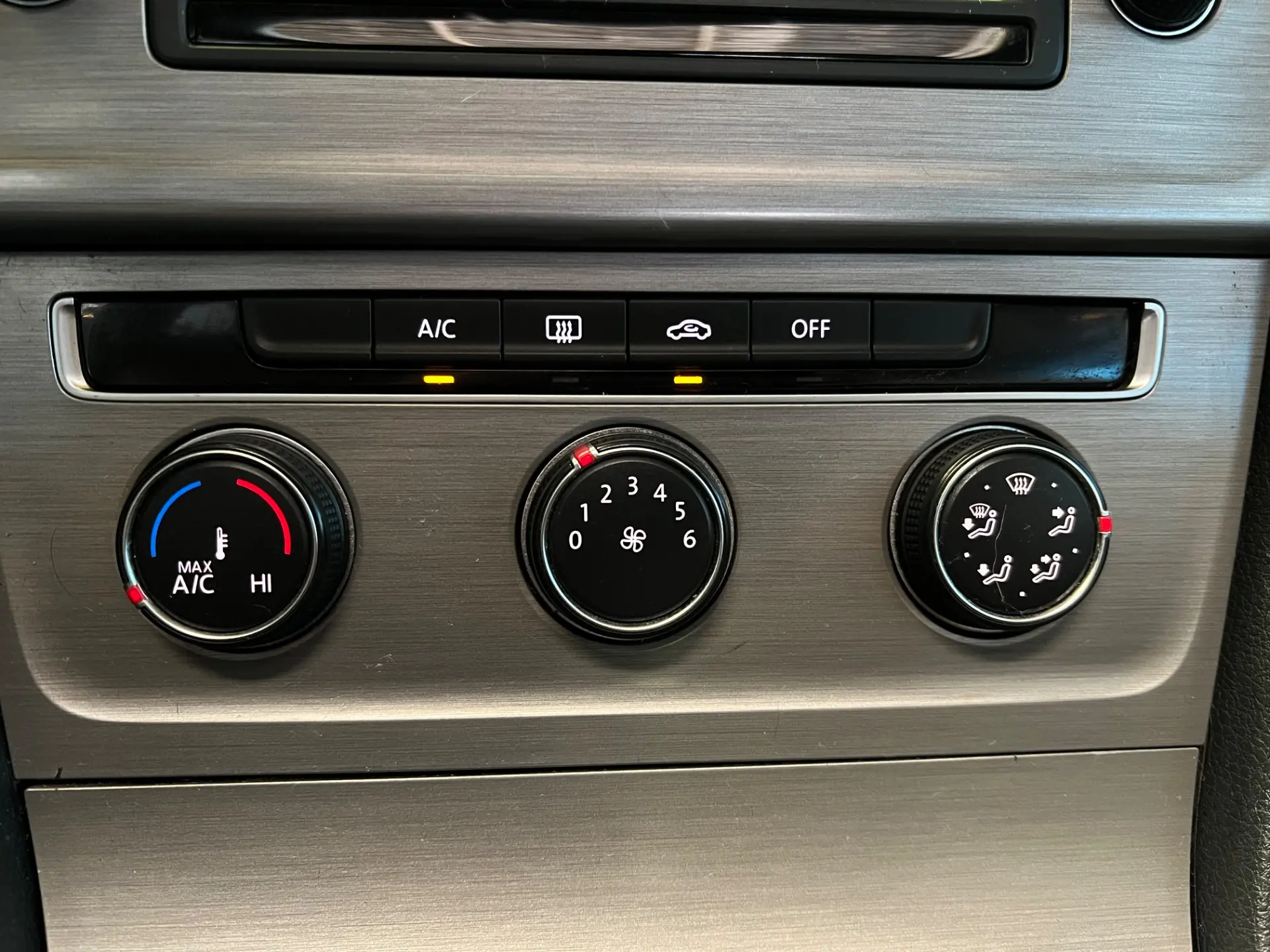 VOLKSWAGEN Golf - Foto