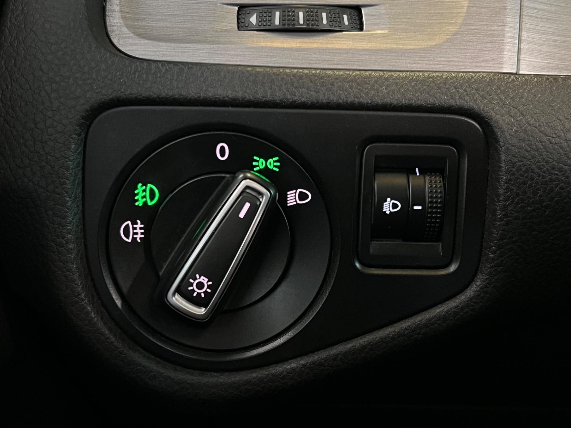 VOLKSWAGEN Golf - Foto