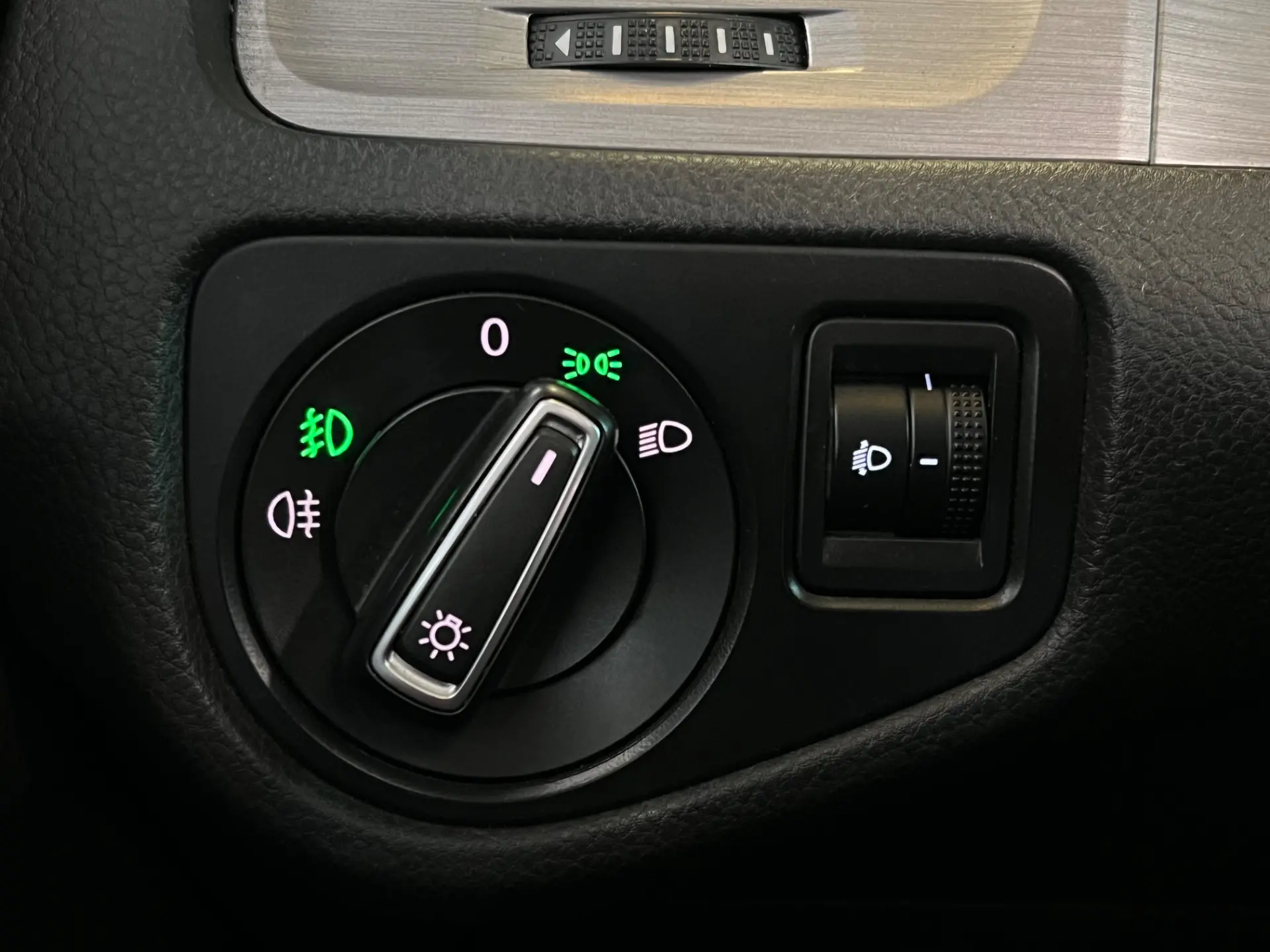 VOLKSWAGEN Golf - Foto
