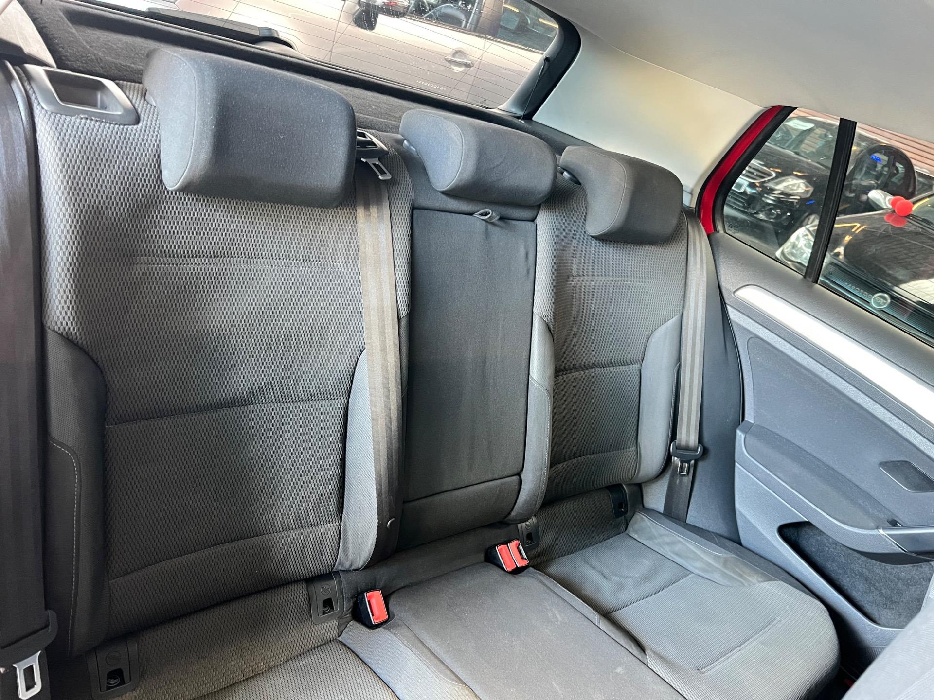 VOLKSWAGEN Golf - Foto