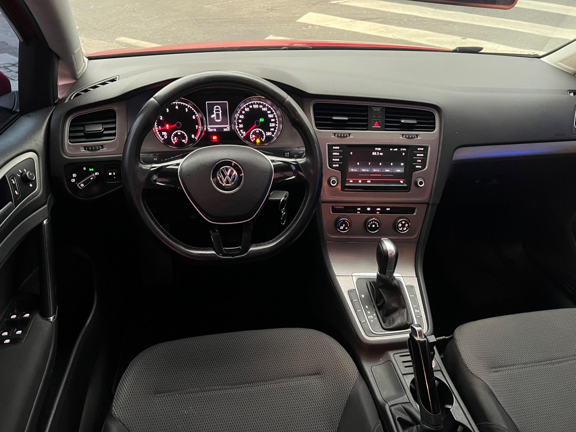 VOLKSWAGEN Golf - Foto