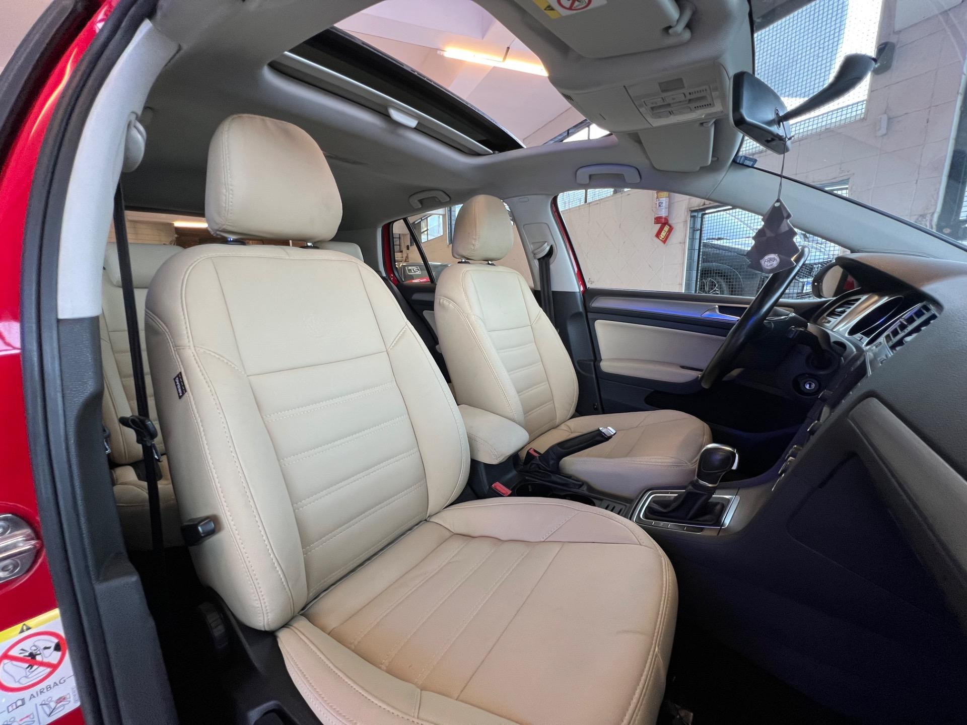 VOLKSWAGEN Golf - Foto