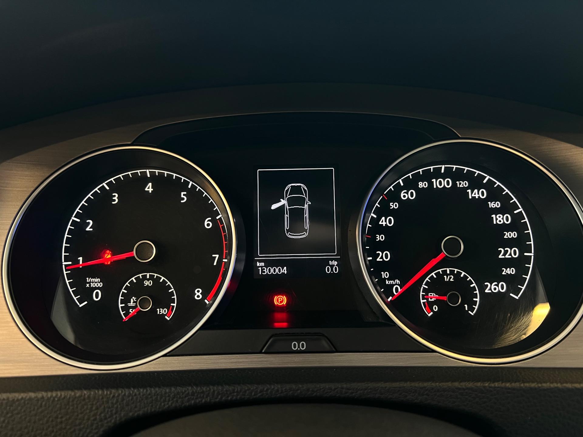 VOLKSWAGEN Golf - Foto