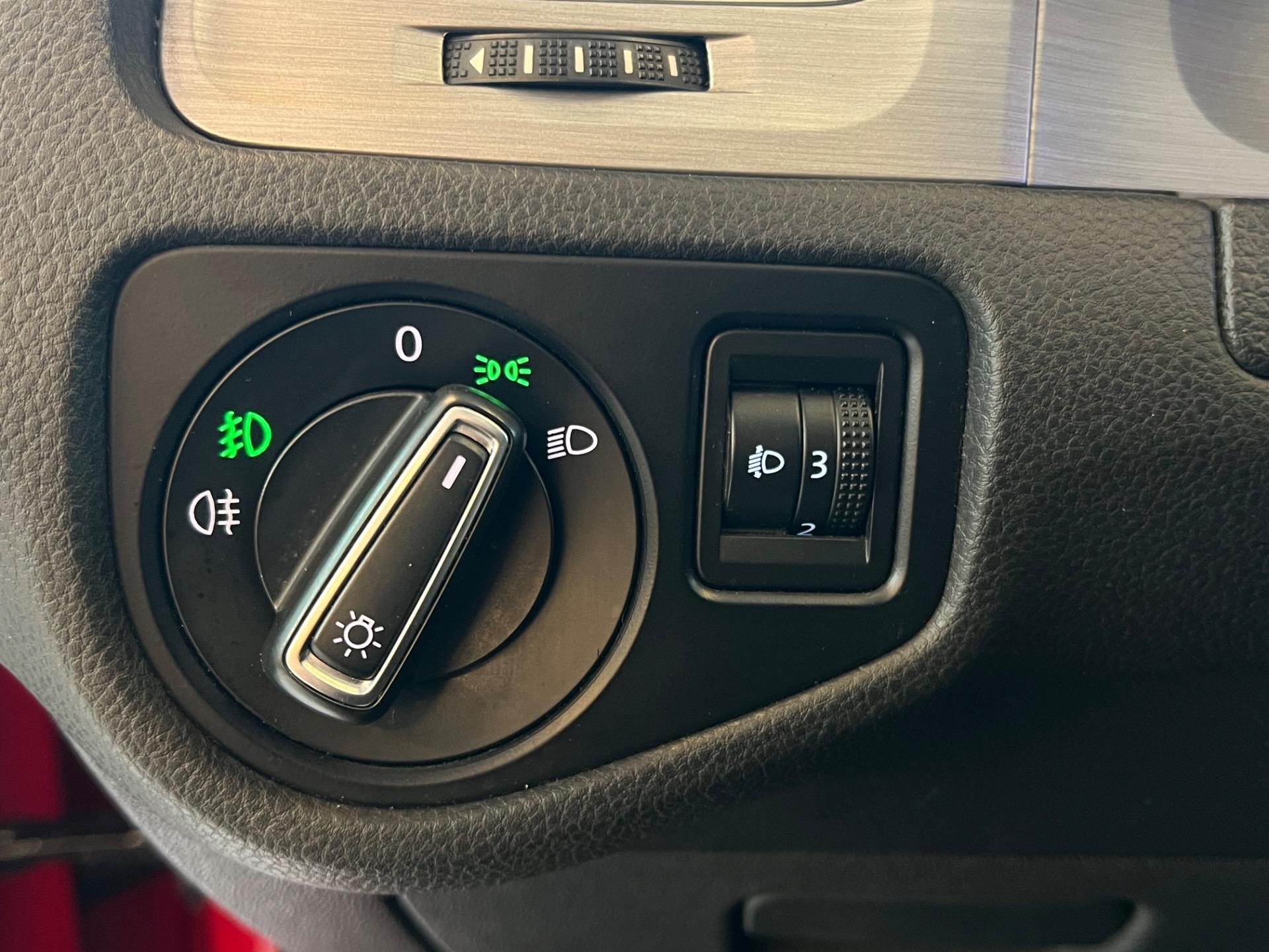 VOLKSWAGEN Golf - Foto