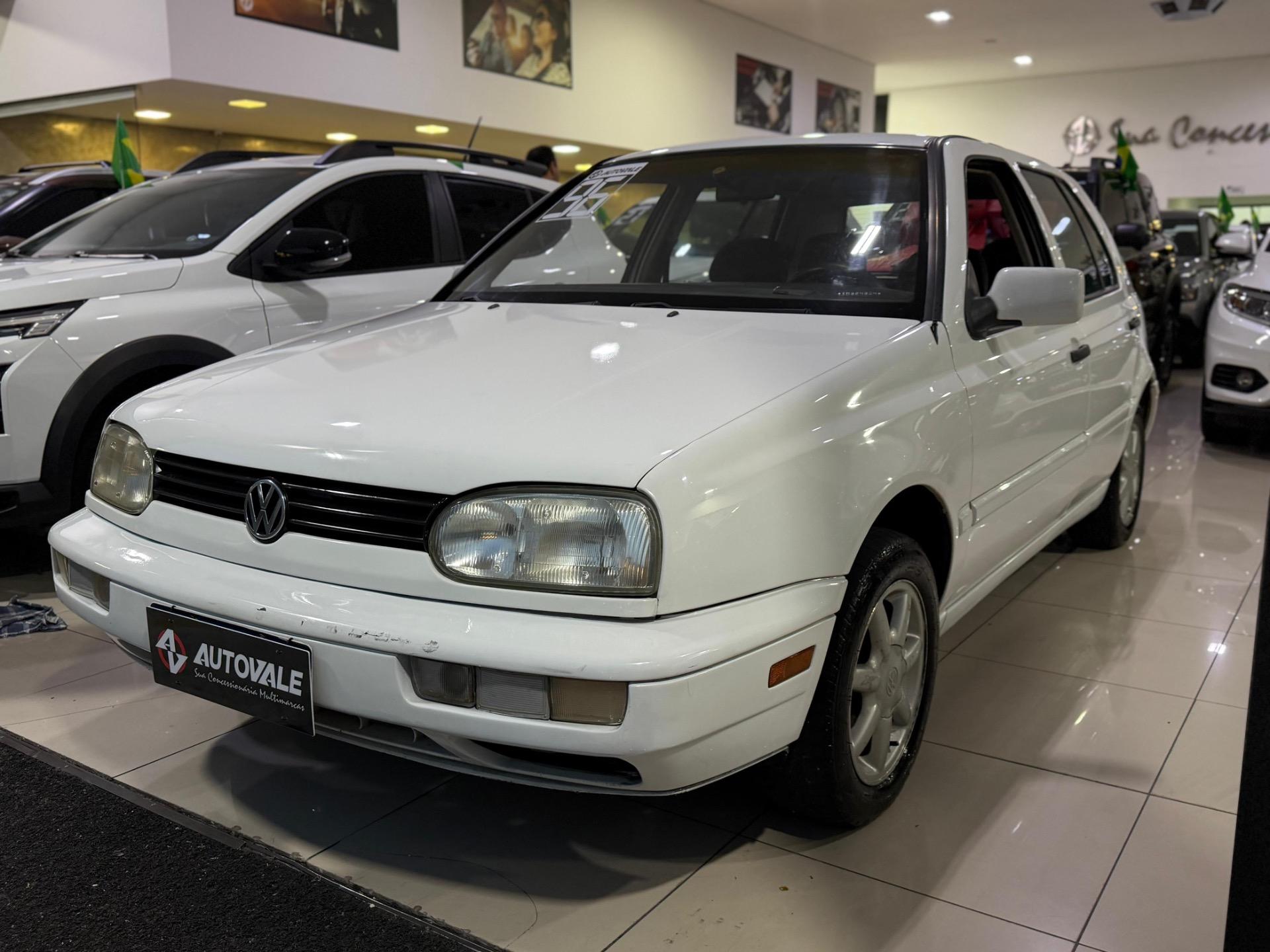 VOLKSWAGEN Golf - Foto