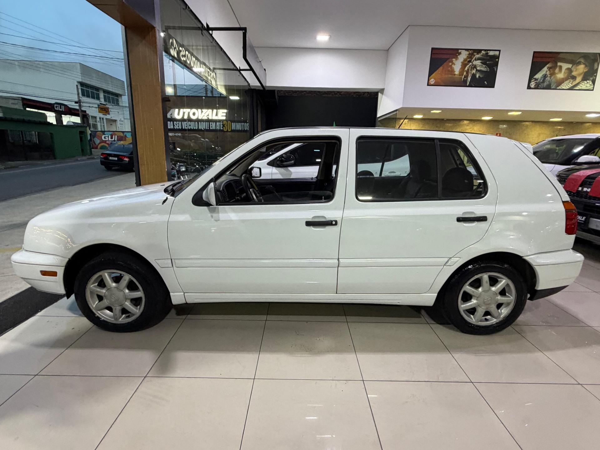 VOLKSWAGEN Golf - Foto