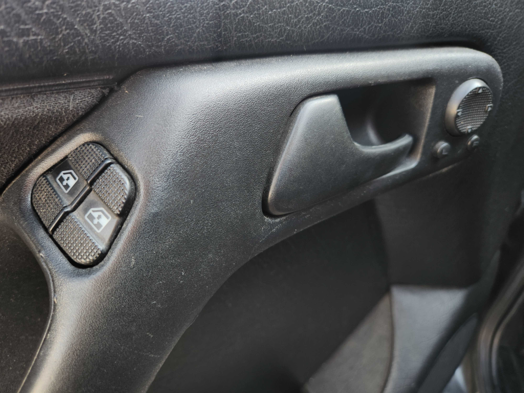 VOLKSWAGEN Golf - Foto