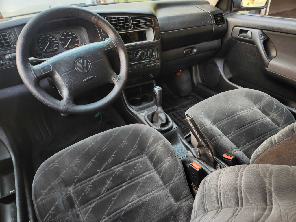 VOLKSWAGEN Golf - Foto