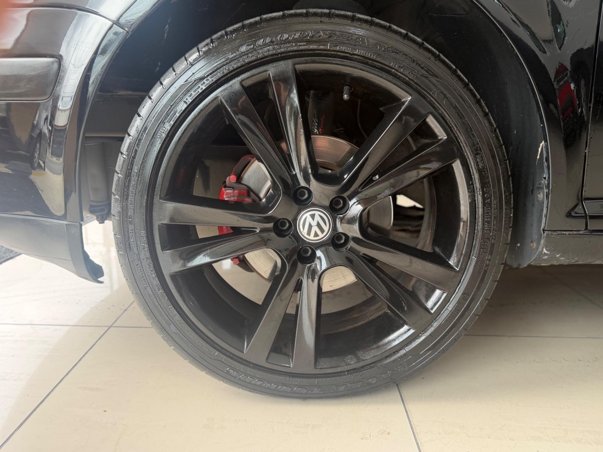 VOLKSWAGEN Golf - Foto