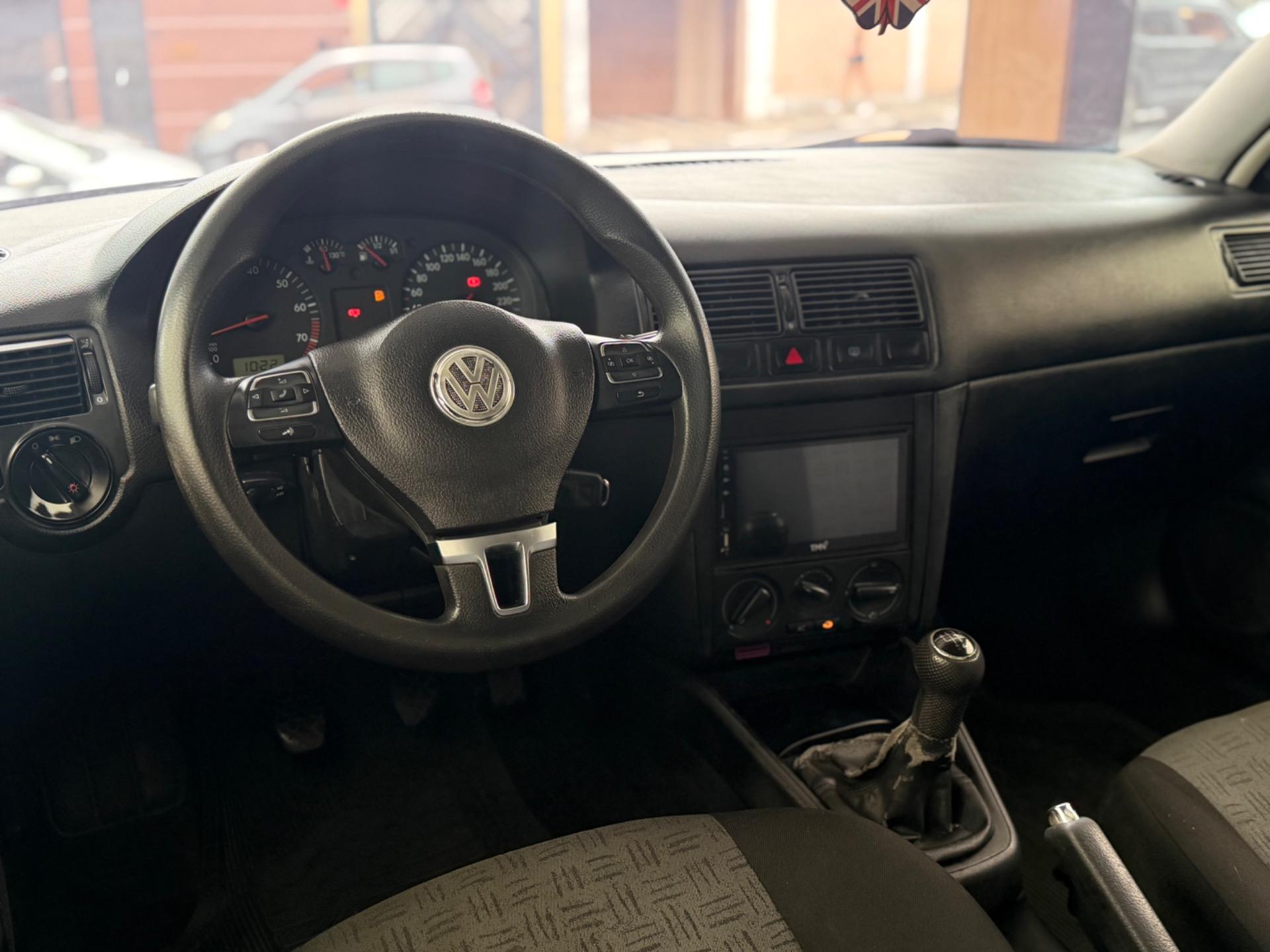 VOLKSWAGEN Golf - Foto