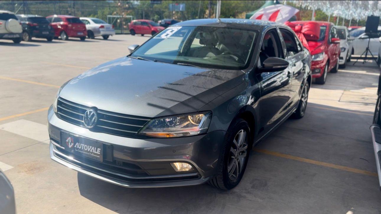 VOLKSWAGEN Jetta - Foto