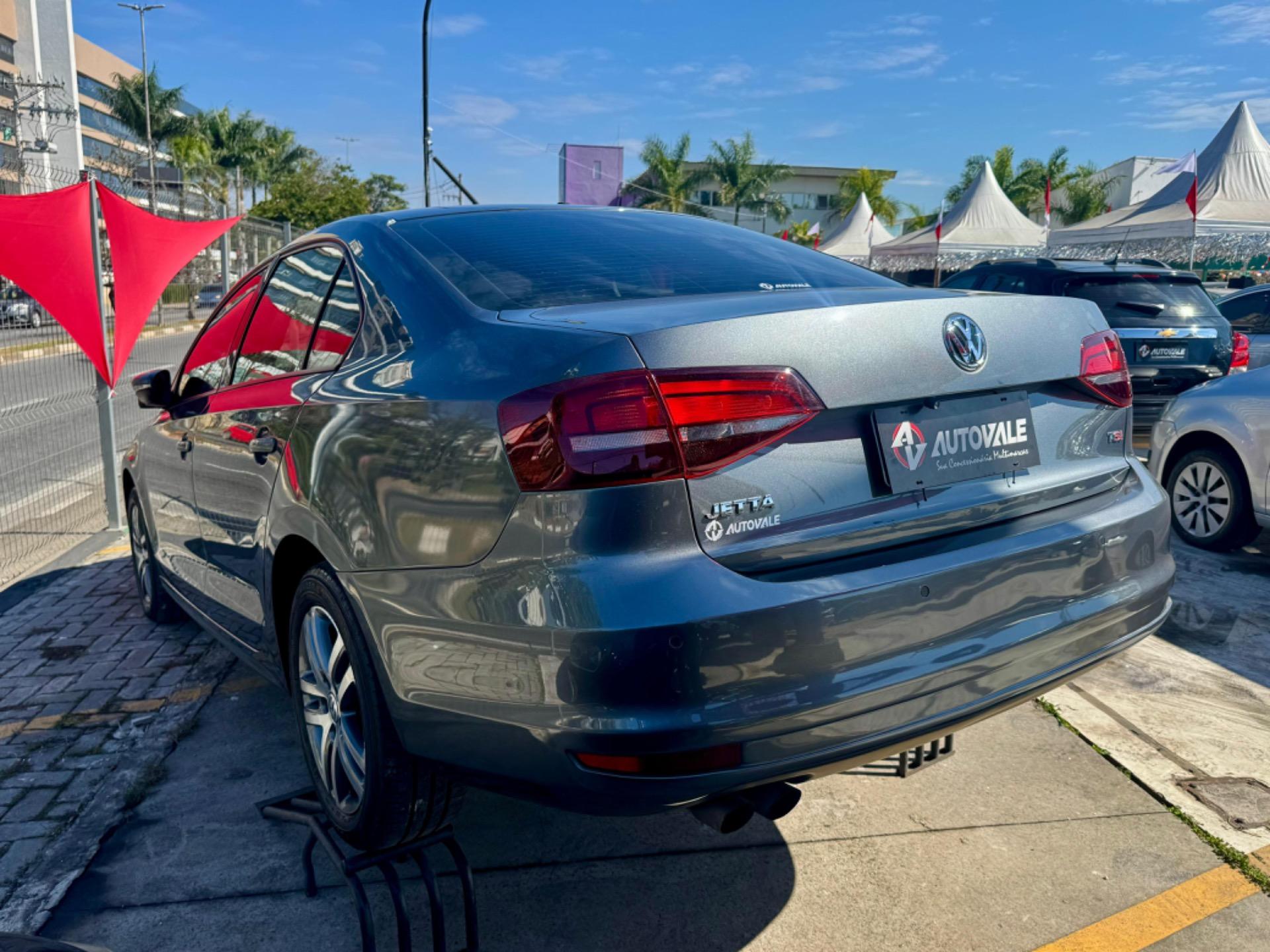 VOLKSWAGEN Jetta - Foto