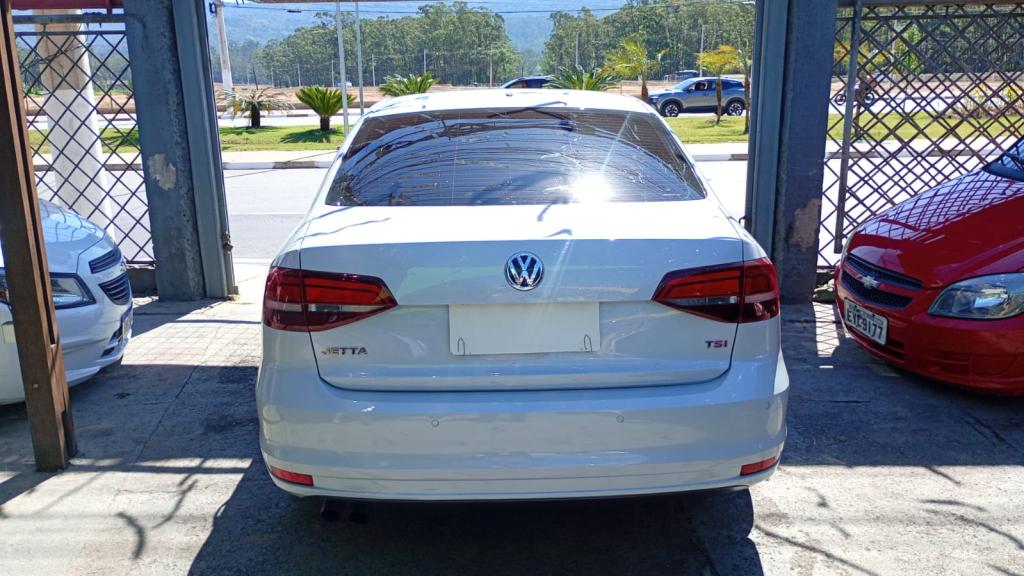 VOLKSWAGEN Jetta - Foto