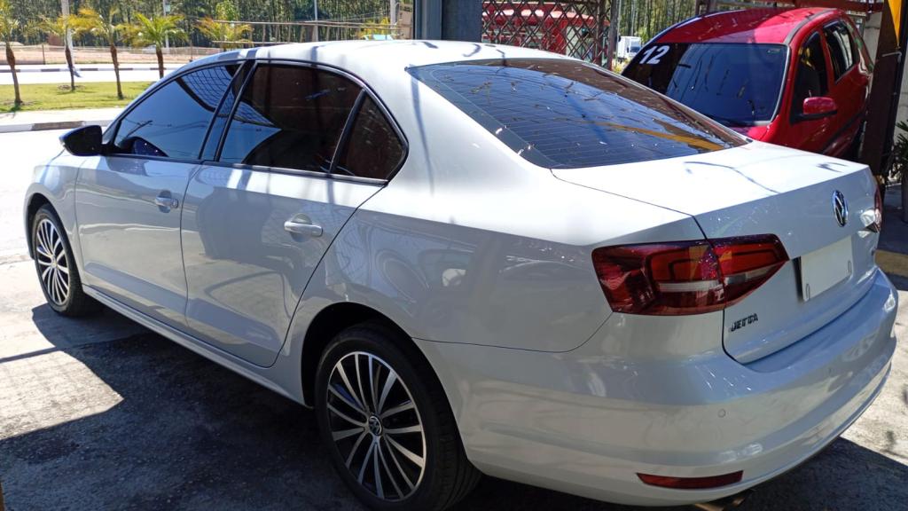 VOLKSWAGEN Jetta - Foto