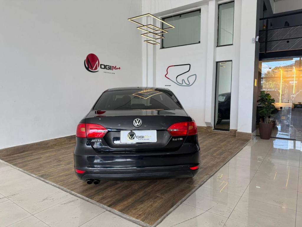 VOLKSWAGEN Jetta - Foto