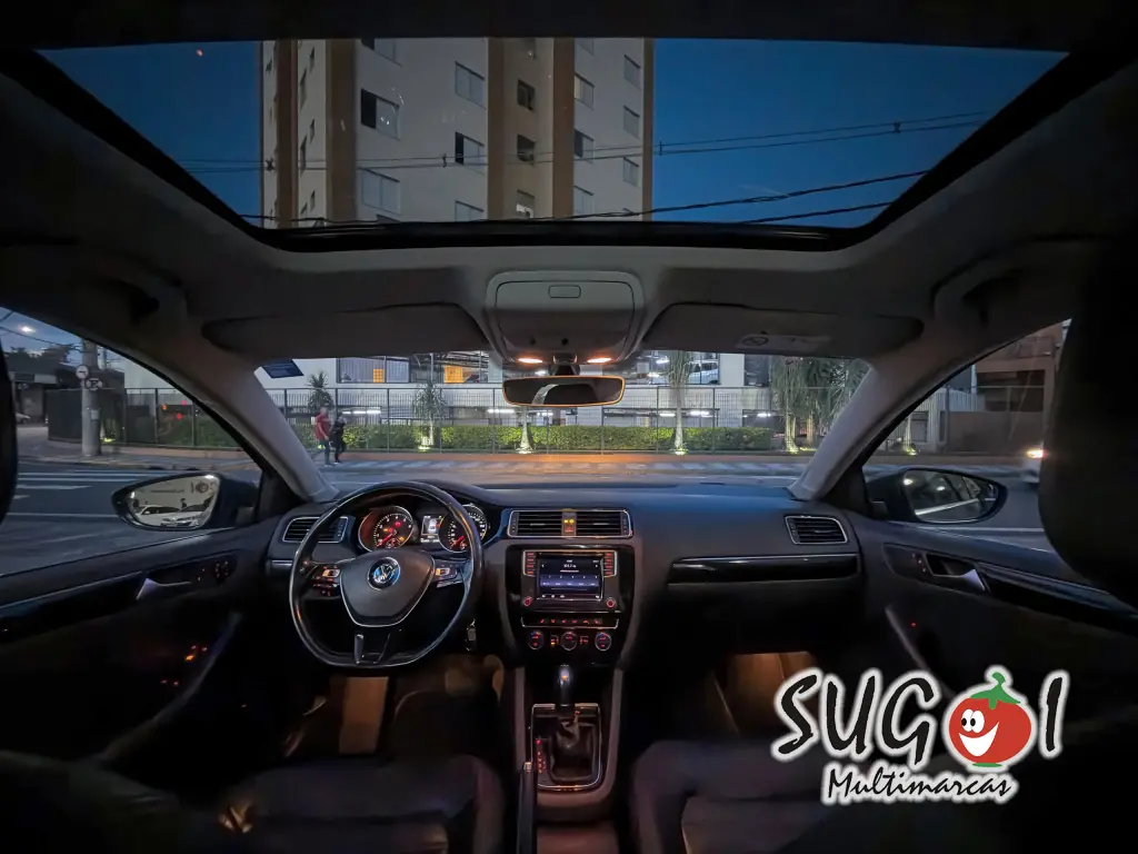 VOLKSWAGEN Jetta - Foto