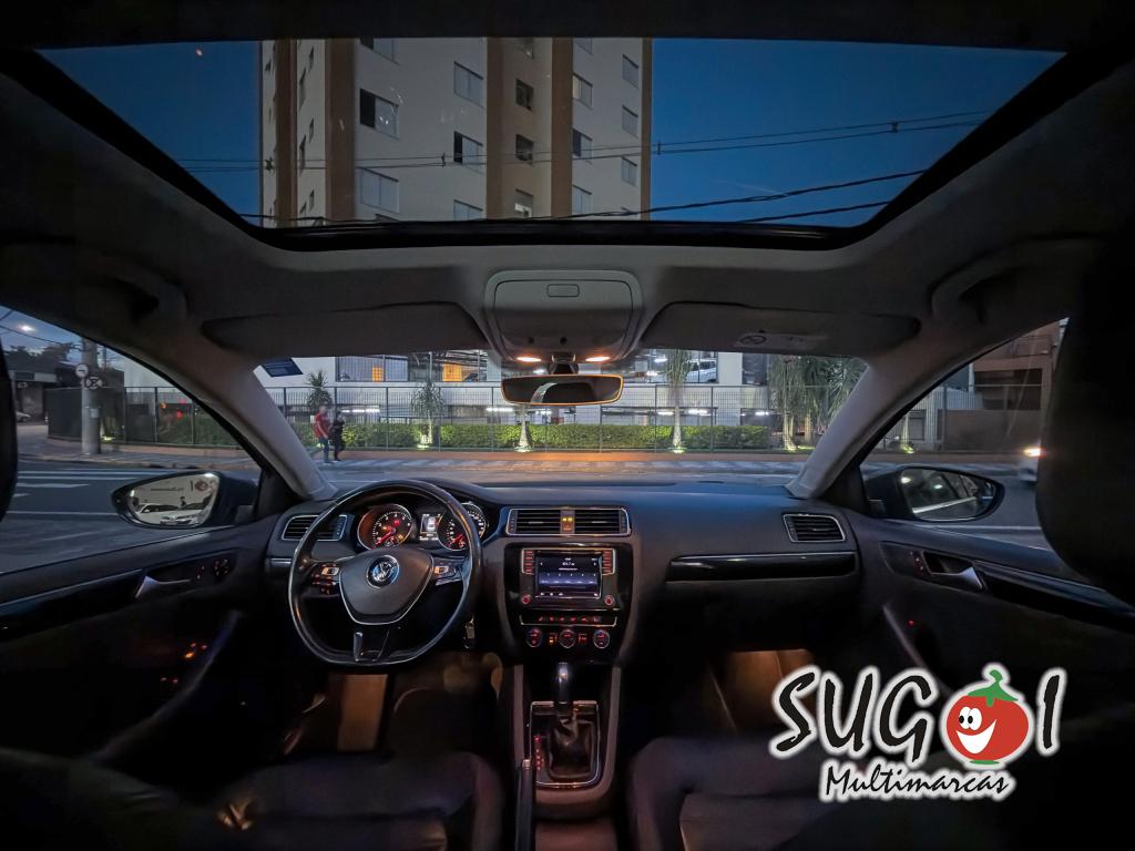 VOLKSWAGEN Jetta - Foto