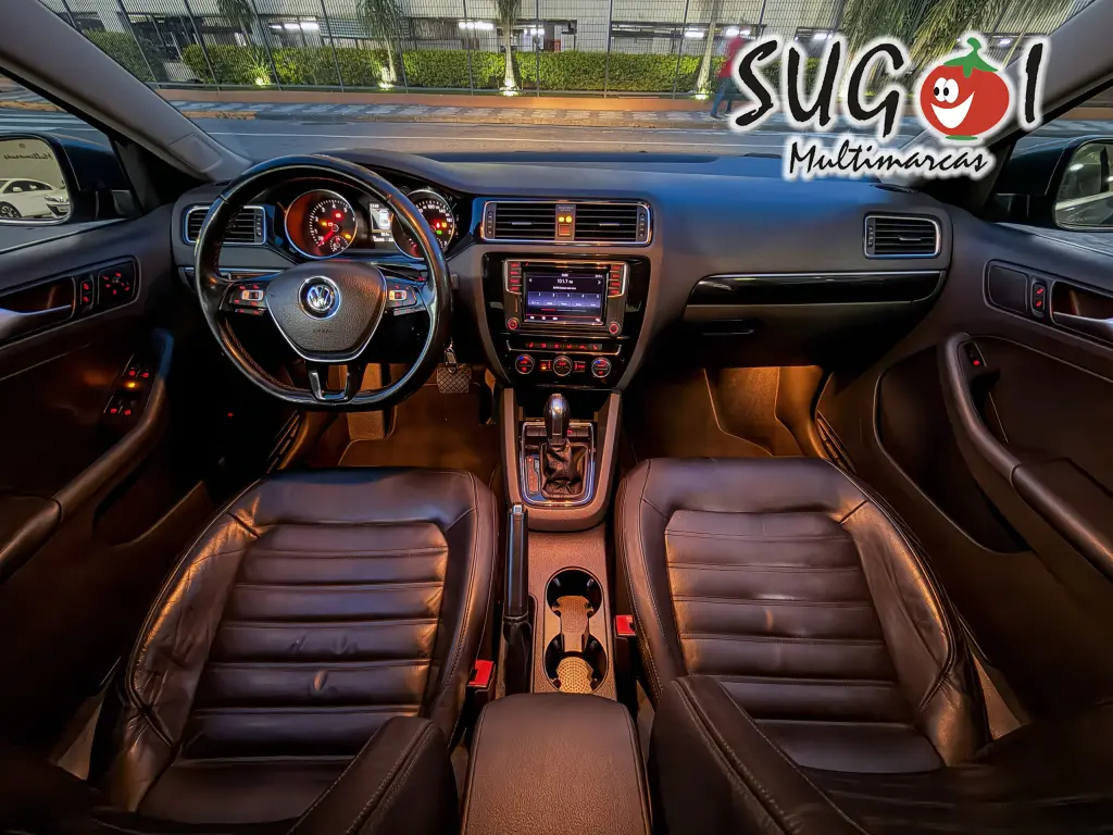 VOLKSWAGEN Jetta - Foto