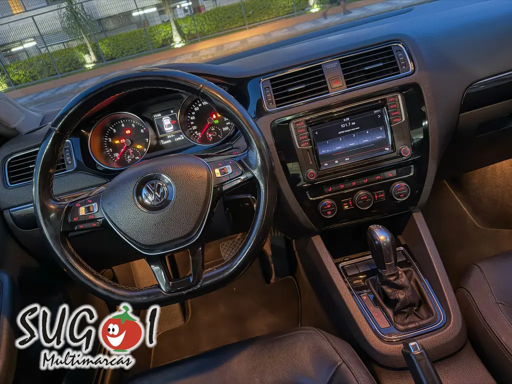 VOLKSWAGEN Jetta - Foto