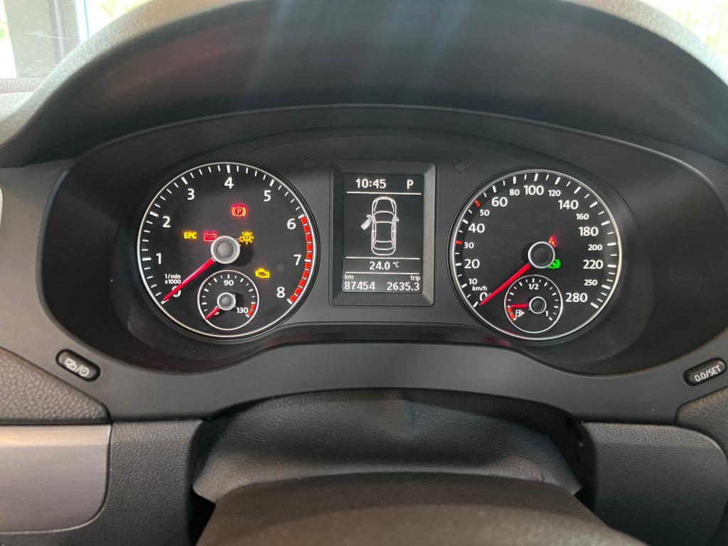 VOLKSWAGEN Jetta - Foto
