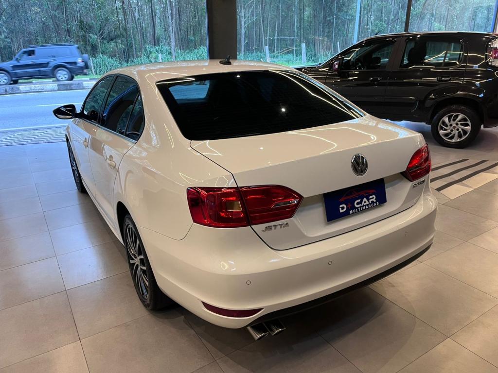 VOLKSWAGEN Jetta - Foto