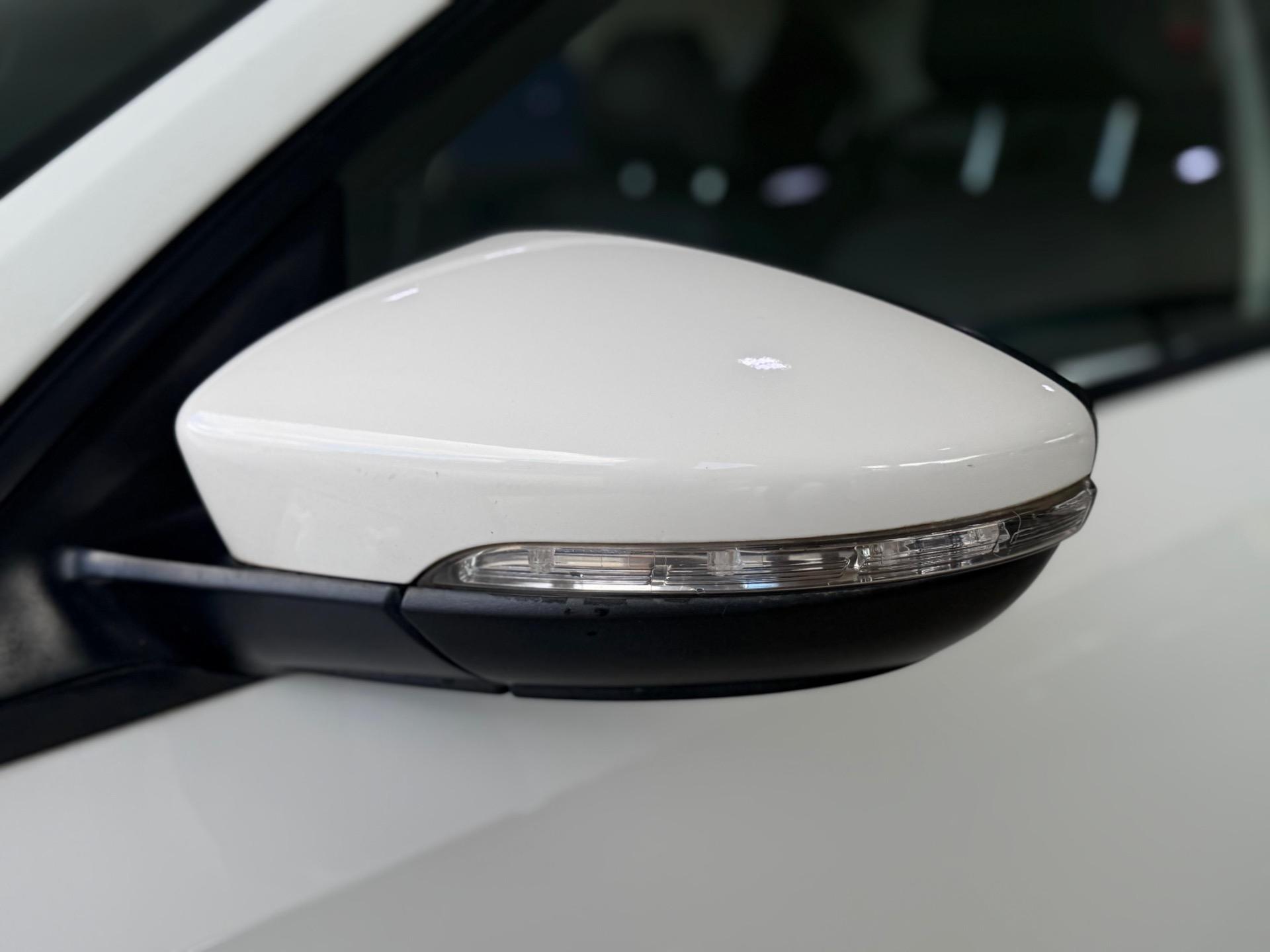 VOLKSWAGEN Jetta - Foto