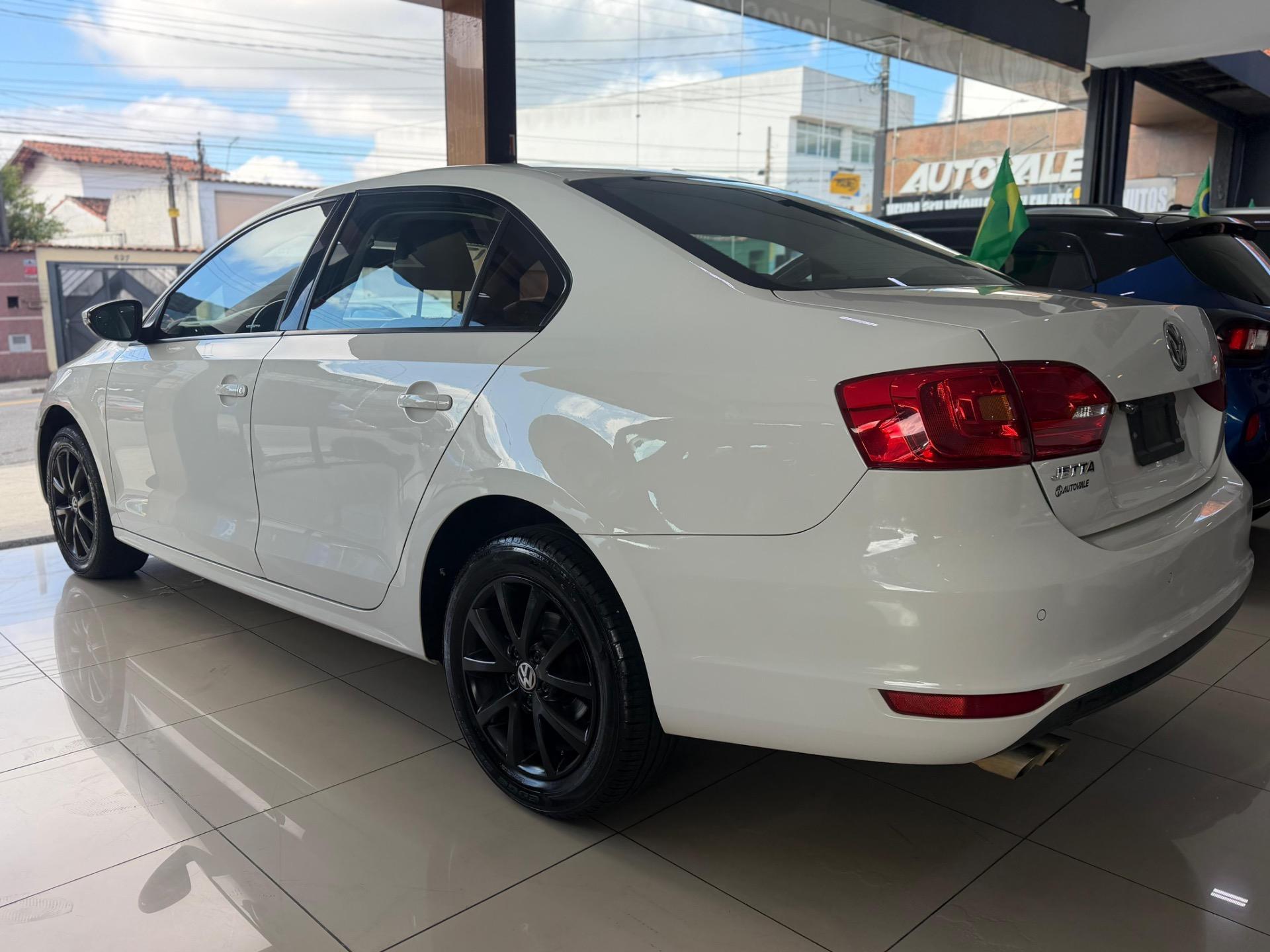 VOLKSWAGEN Jetta - Foto