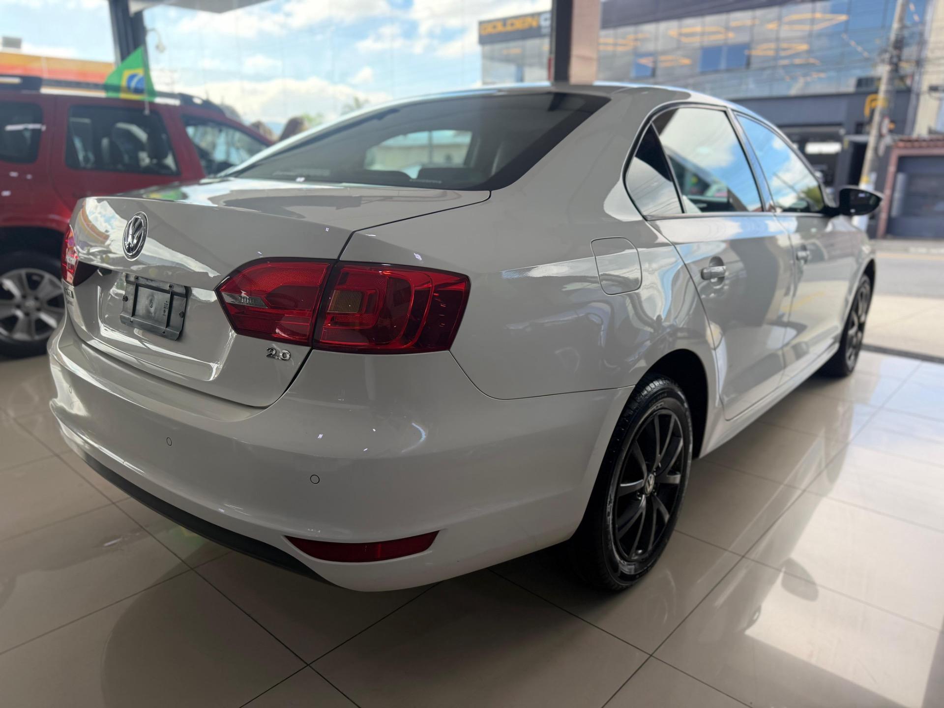 VOLKSWAGEN Jetta - Foto