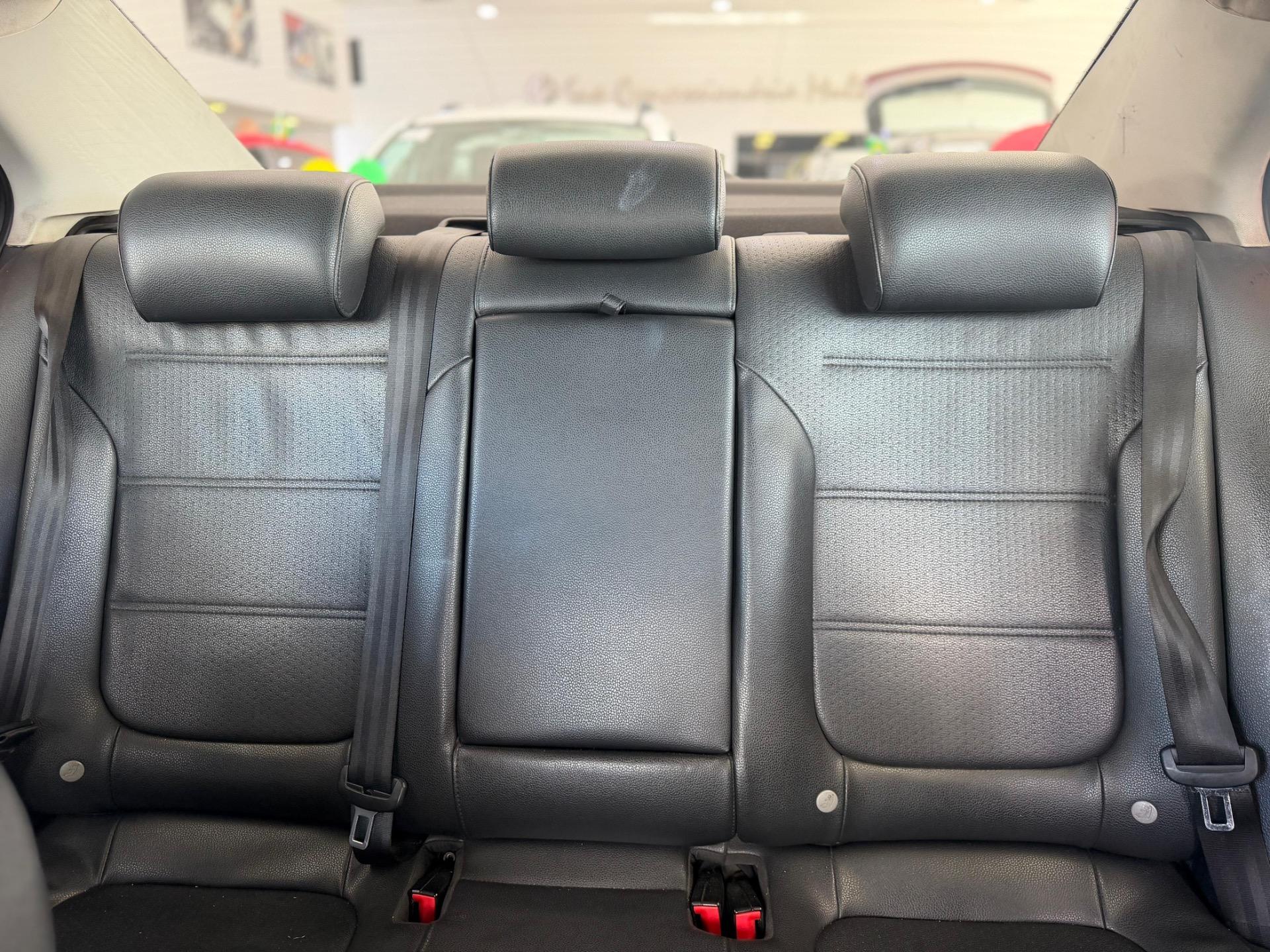 VOLKSWAGEN Jetta - Foto