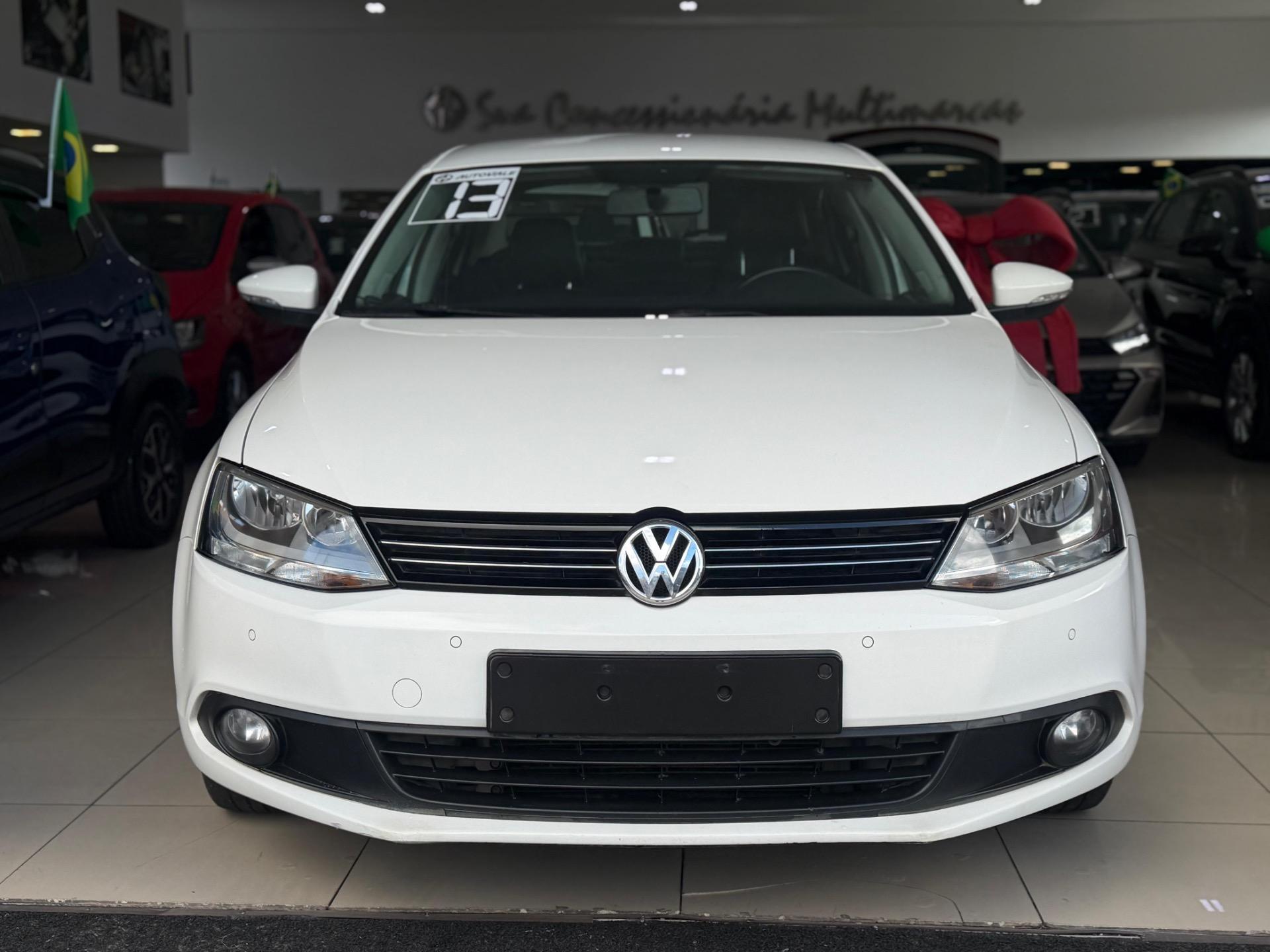 VOLKSWAGEN Jetta - Foto
