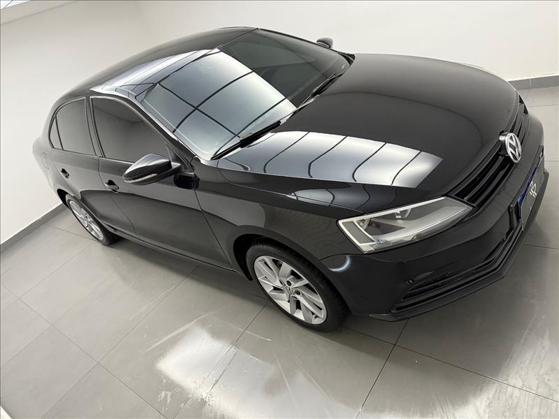 VOLKSWAGEN Jetta - Foto