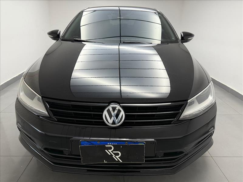 VOLKSWAGEN Jetta - Foto