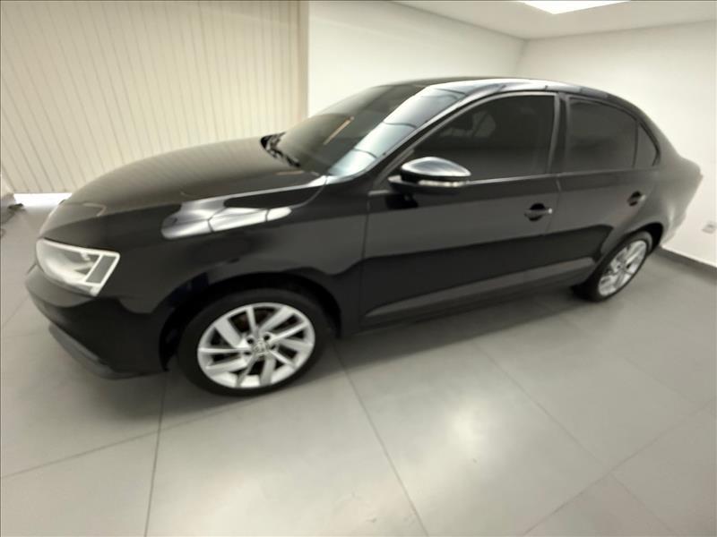VOLKSWAGEN Jetta - Foto