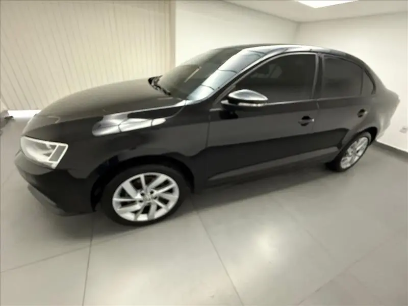 VOLKSWAGEN Jetta - Foto