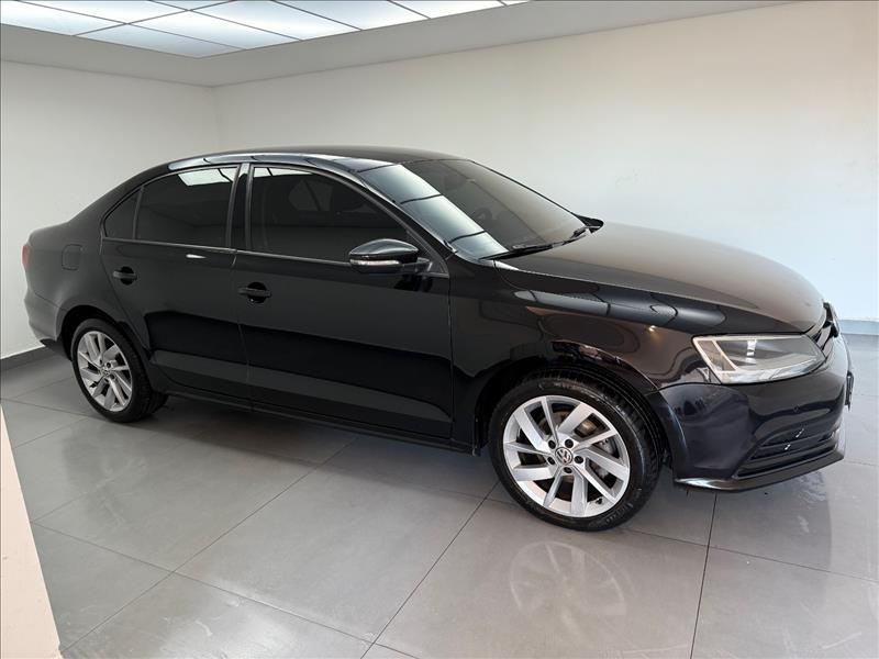 VOLKSWAGEN Jetta - Foto