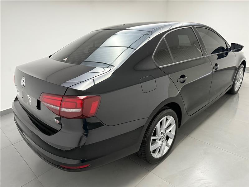 VOLKSWAGEN Jetta - Foto