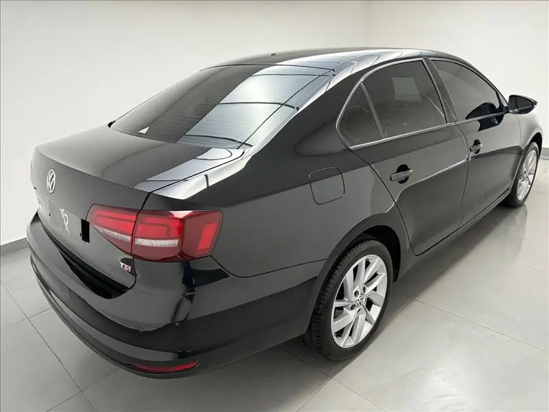 VOLKSWAGEN Jetta - Foto