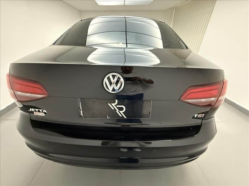 VOLKSWAGEN Jetta - Foto