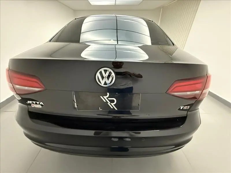 VOLKSWAGEN Jetta - Foto