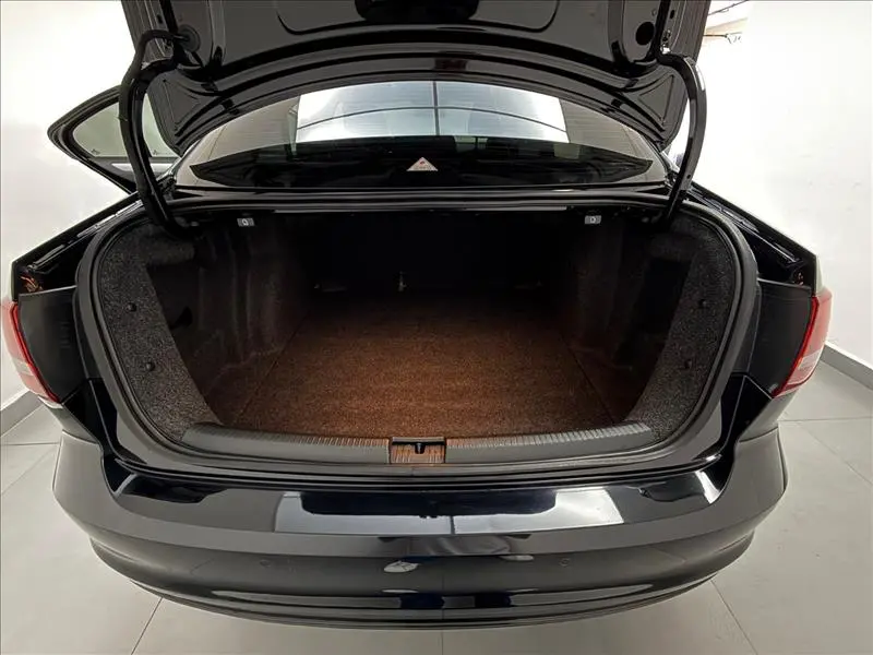 VOLKSWAGEN Jetta - Foto