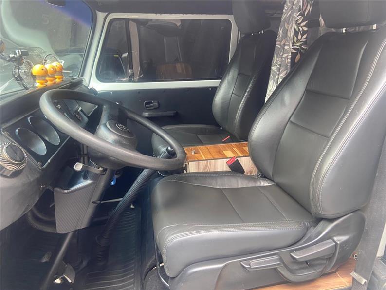 VOLKSWAGEN Kombi - Foto