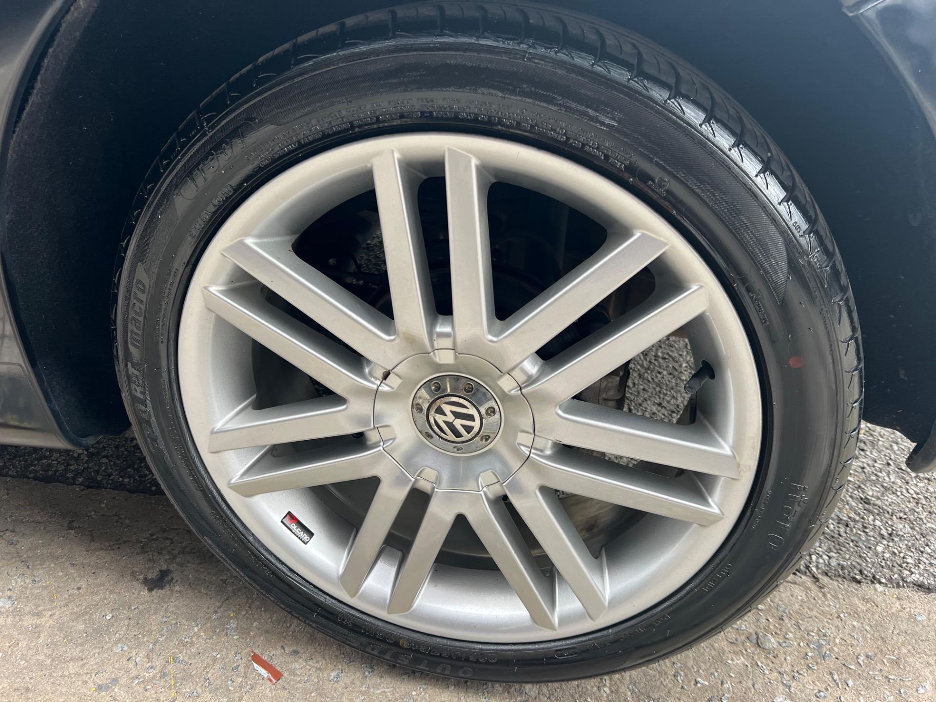 VOLKSWAGEN New Beetle - Foto