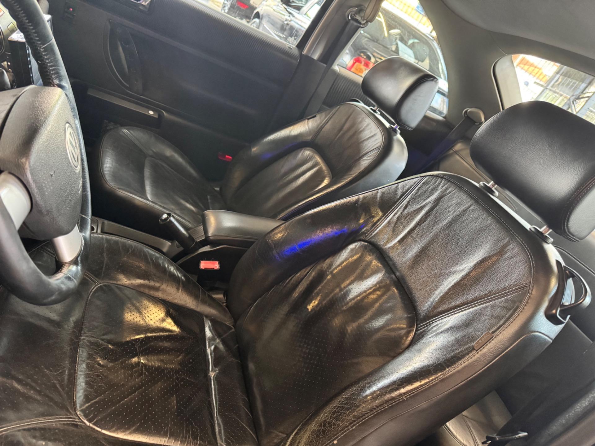 VOLKSWAGEN New Beetle - Foto