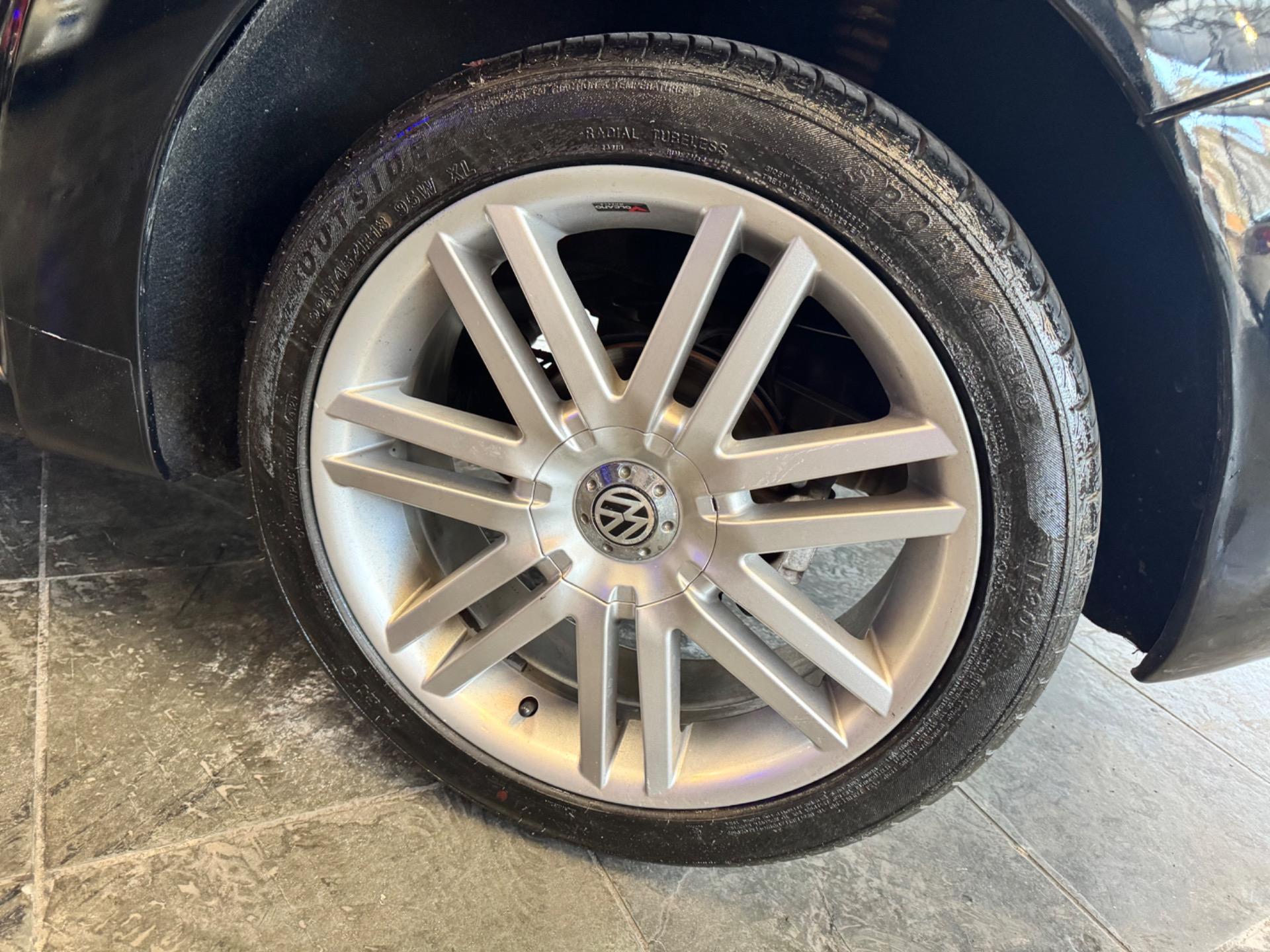 VOLKSWAGEN New Beetle - Foto