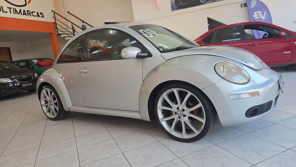 VOLKSWAGEN New Beetle