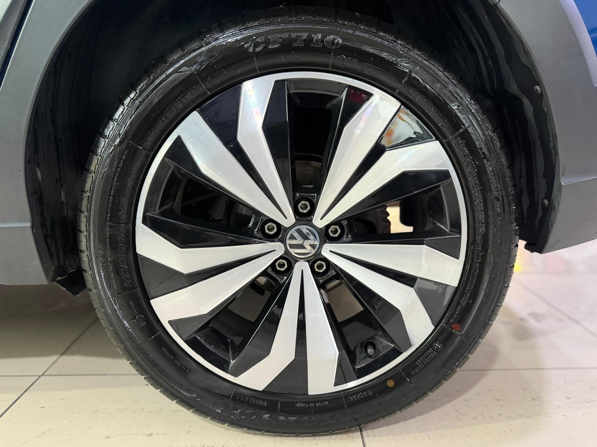 VOLKSWAGEN Nivus - Foto