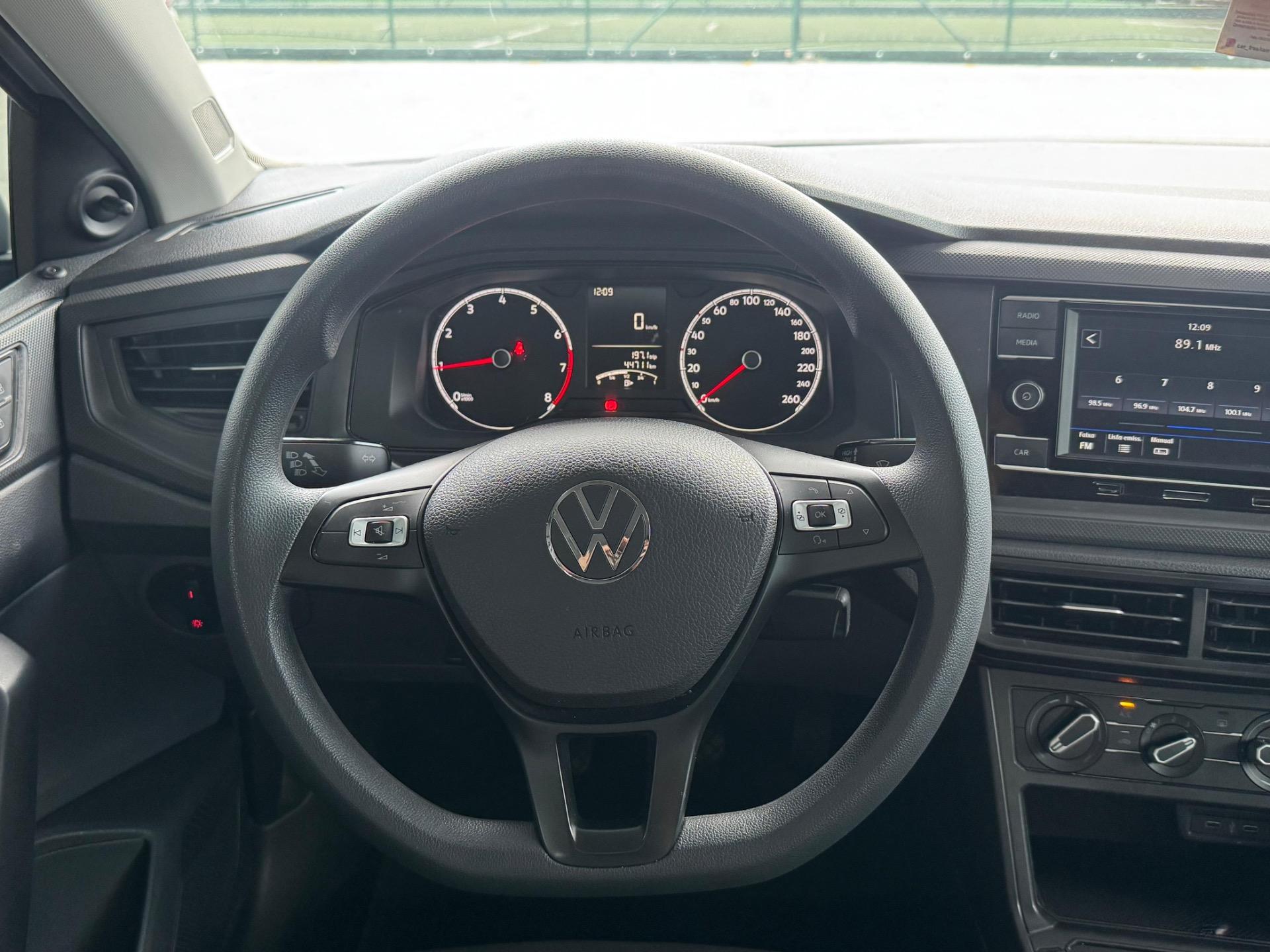 VOLKSWAGEN Polo Hatch - Foto
