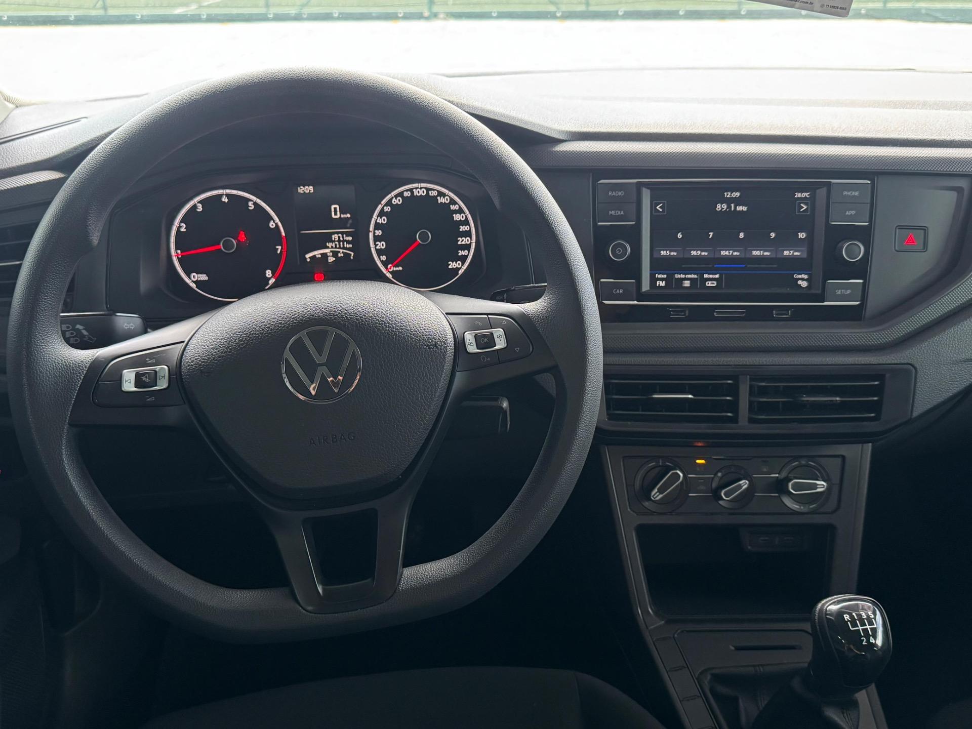 VOLKSWAGEN Polo Hatch - Foto