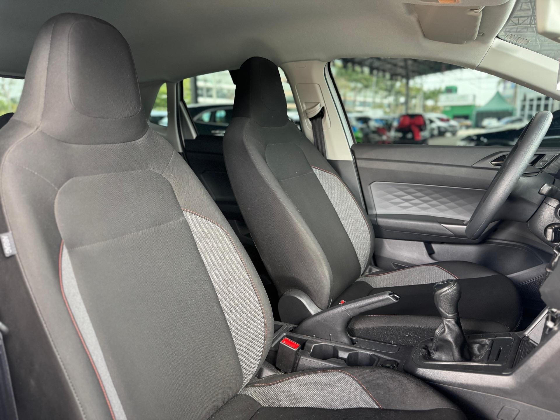 VOLKSWAGEN Polo Hatch - Foto